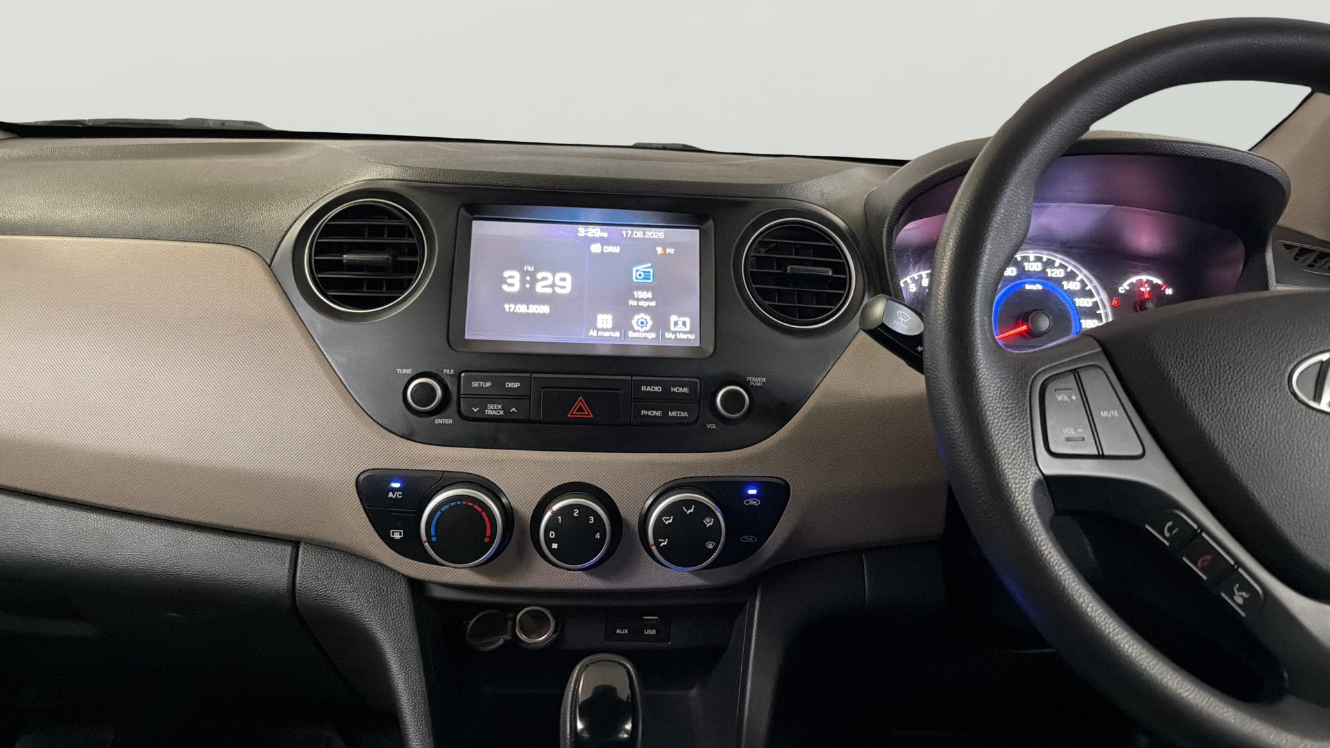 View 2018 Hyundai Grand i10 1.2 Sportz AT Petrol Image 17 Used 2018 Hyundai Grand i10 1.2 Sportz AT Petrol Image 17