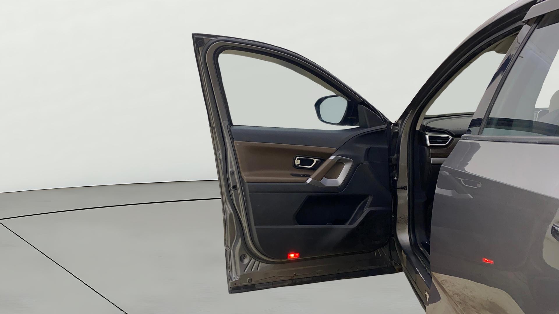 View 2019 Tata Harrier XE Image 38 Used 2019 Tata Harrier XE Image 38