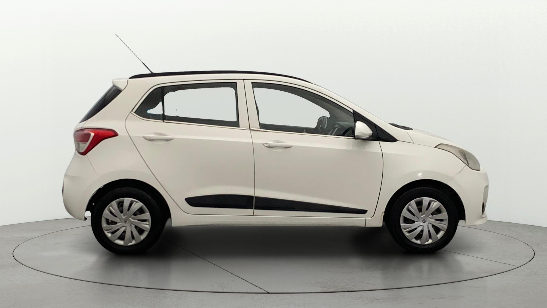 View 2018 Hyundai Grand i10 Sportz 1.2 Kappa Image 8 Used 2018 Hyundai Grand i10 Sportz 1.2 Kappa Image 8