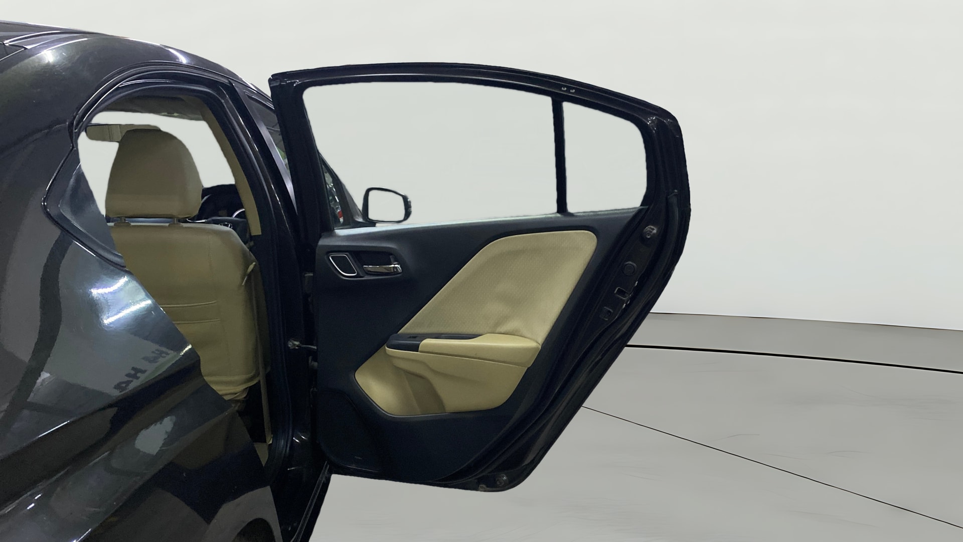 View 2019 Honda City ZX MT Diesel Anniversary Edition Image 6 Used 2019 Honda City ZX MT Diesel Anniversary Edition Image 6