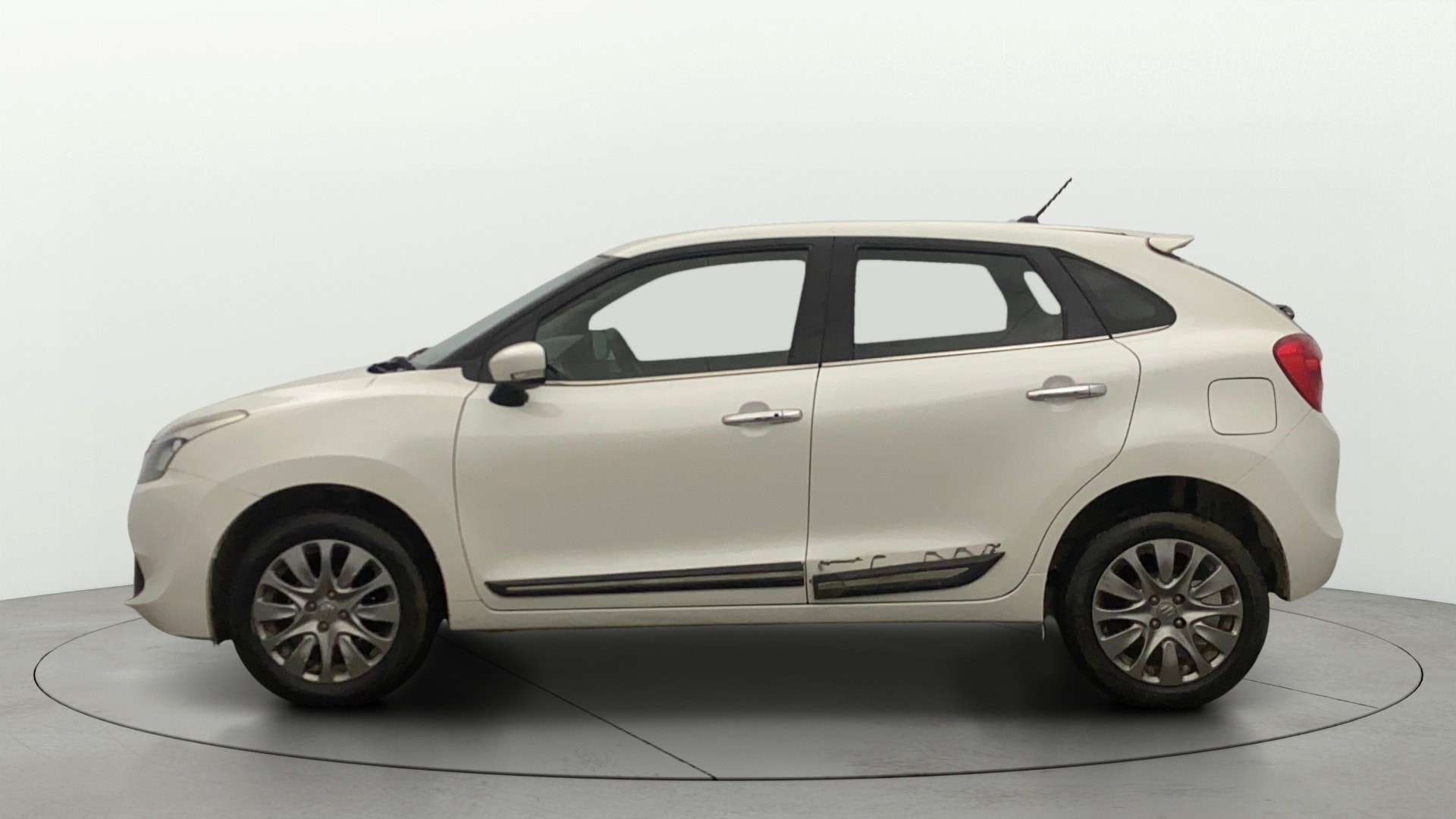 View 2018 Maruti Suzuki 1000 Base Variant Image 5 Used 2018 Maruti Suzuki 1000 Base Variant Image 5