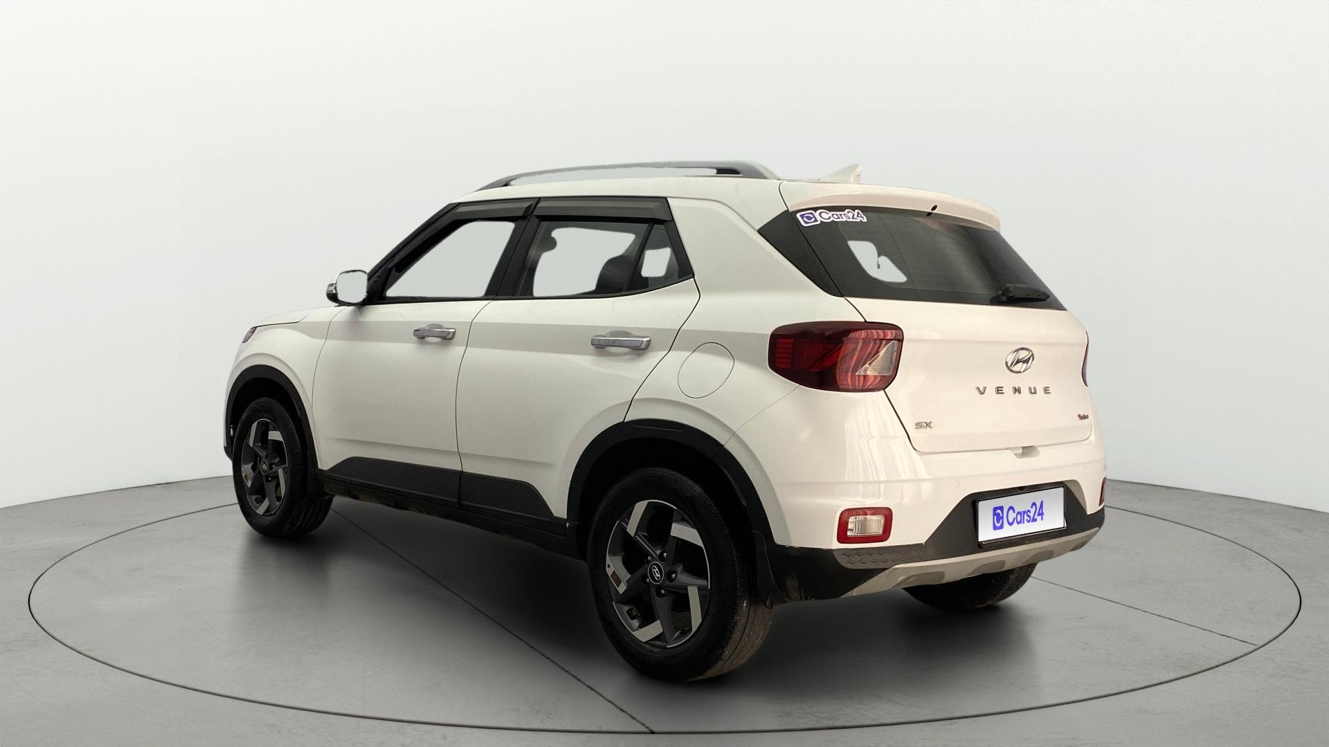 View 2022 Hyundai Venue SX (O) 1.0 iMT Petrol Image 2 Used 2022 Hyundai Venue SX (O) 1.0 iMT Petrol Image 2