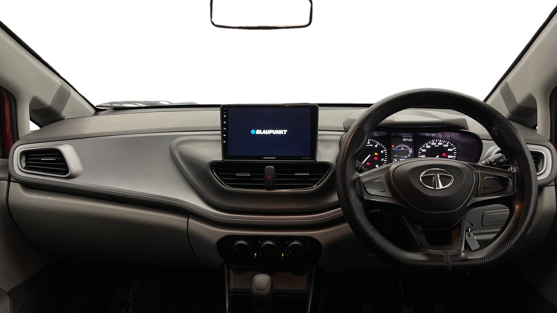 View 2020 Tata Altroz XE Petrol Image 15 Used 2020 Tata Altroz XE Petrol Image 15
