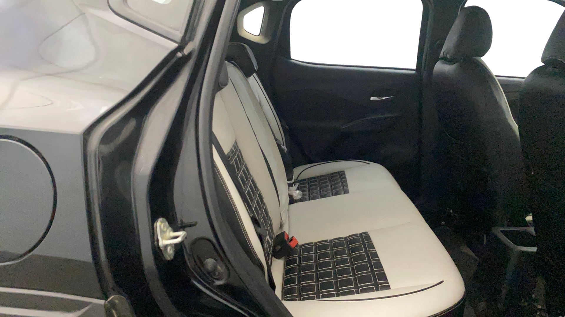 Used 2025 Nissan Magnite Used 2025 Nissan Magnite