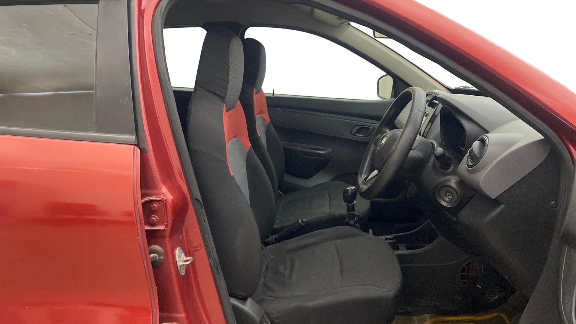 View 2017 Renault Kwid RXT 1.0 Image 25 Used 2017 Renault Kwid RXT 1.0 Image 25