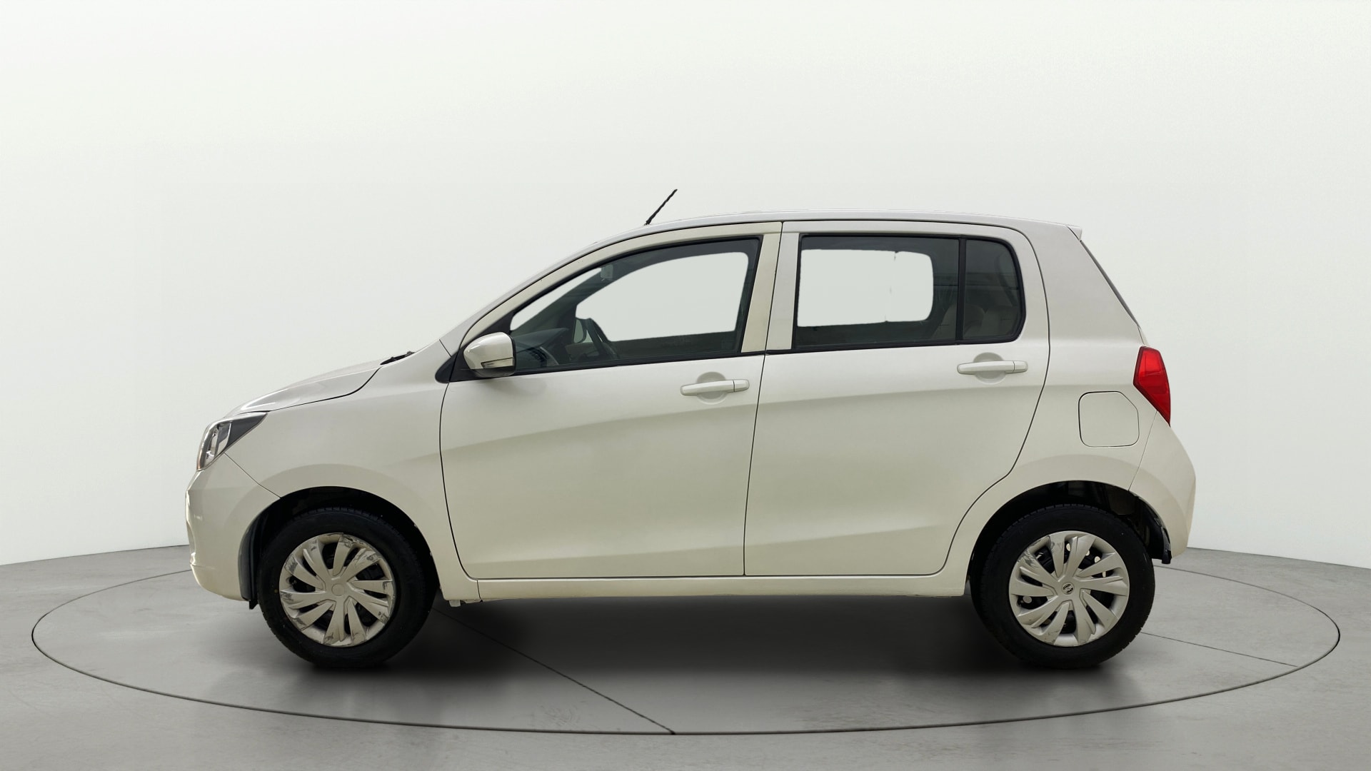 View 2017 Maruti Suzuki 1000 Base Variant Image 5 Used 2017 Maruti Suzuki 1000 Base Variant Image 5