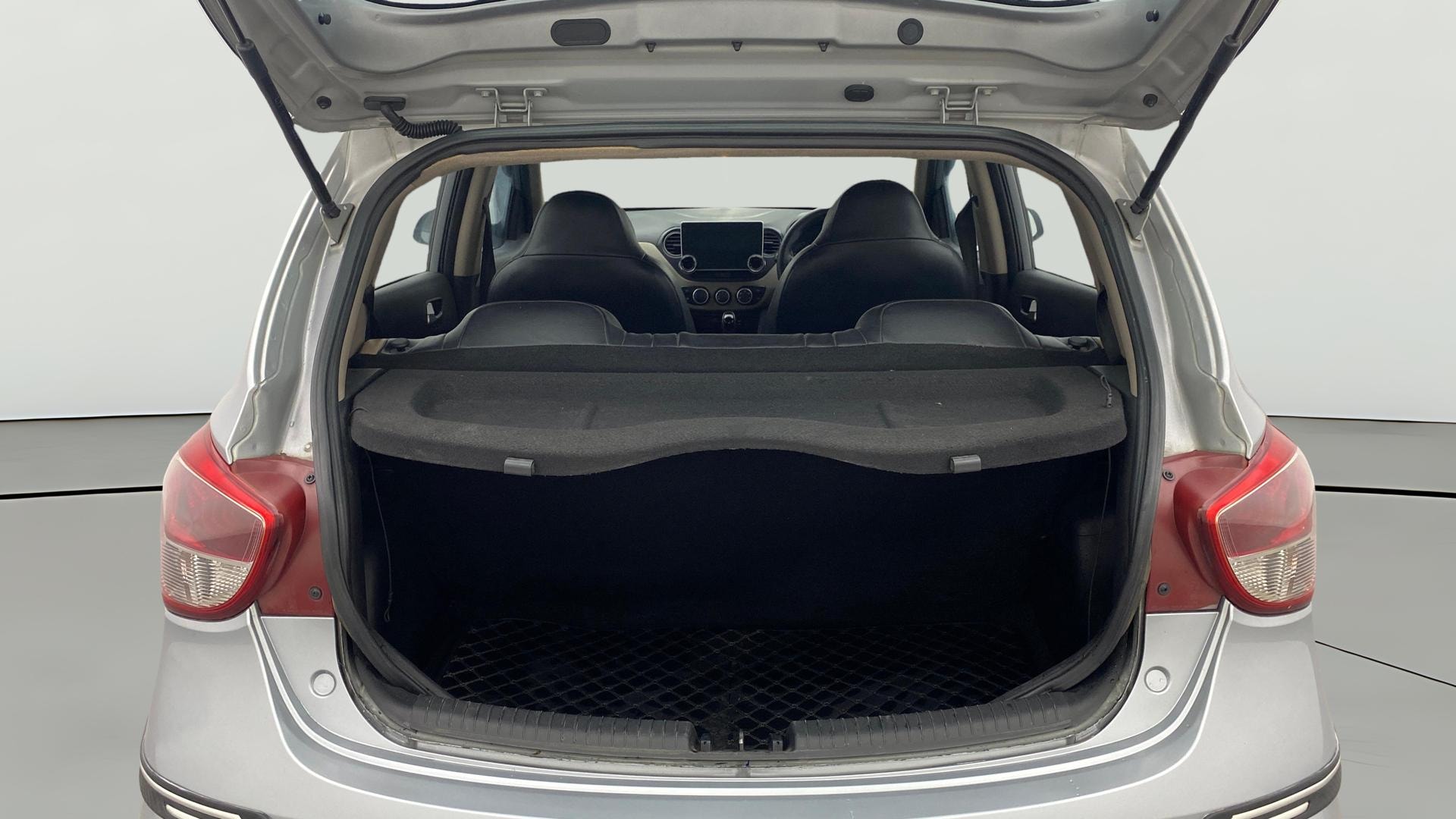 View 2019 Hyundai Grand i10 1.2 Sportz AT Petrol Image 39 Used 2019 Hyundai Grand i10 1.2 Sportz AT Petrol Image 39