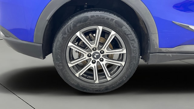 View Mahindra XUV700 Image 35 Used Mahindra XUV700 Image 35
