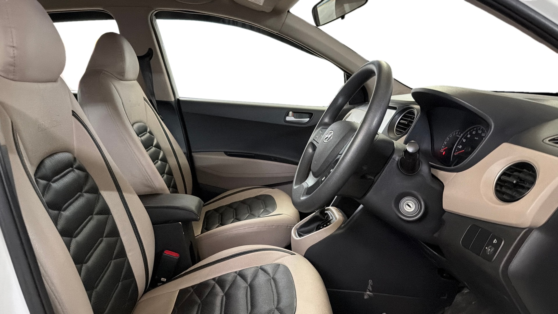 View 2018 Hyundai Grand i10 1.2 Sportz AT Petrol Image 26 Used 2018 Hyundai Grand i10 1.2 Sportz AT Petrol Image 26