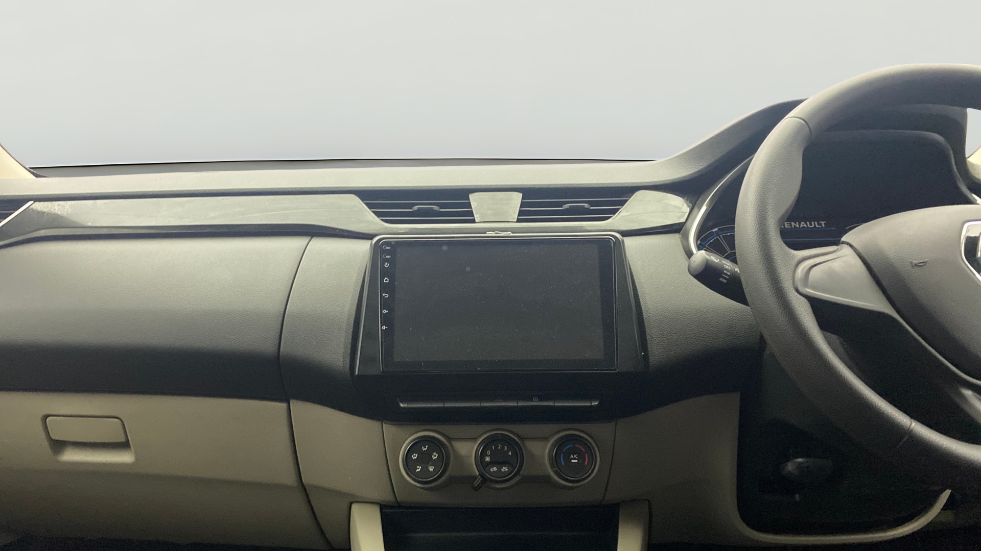 View 2020 Renault Triber RXL AMT Image 18 Used 2020 Renault Triber RXL AMT Image 18