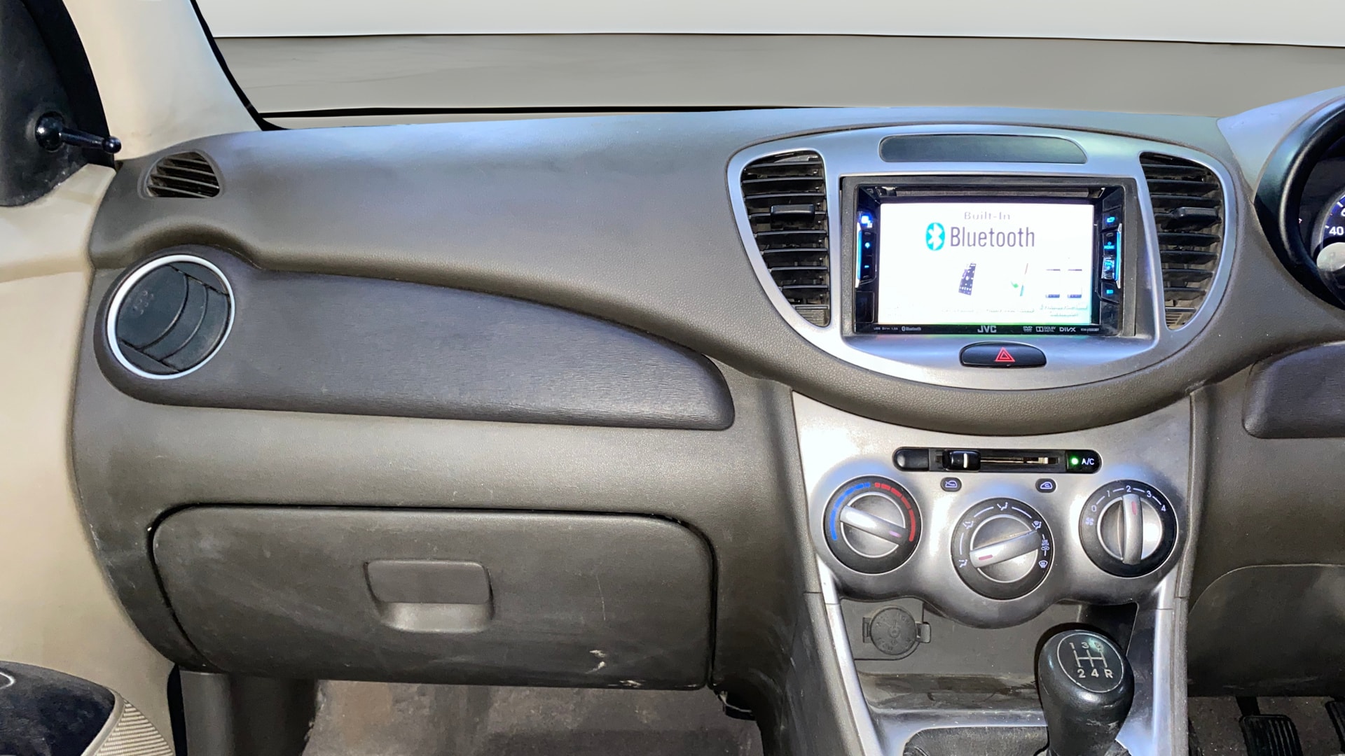 View 2015 Hyundai i10 1.1 Magna Image 34 Used 2015 Hyundai i10 1.1 Magna Image 34