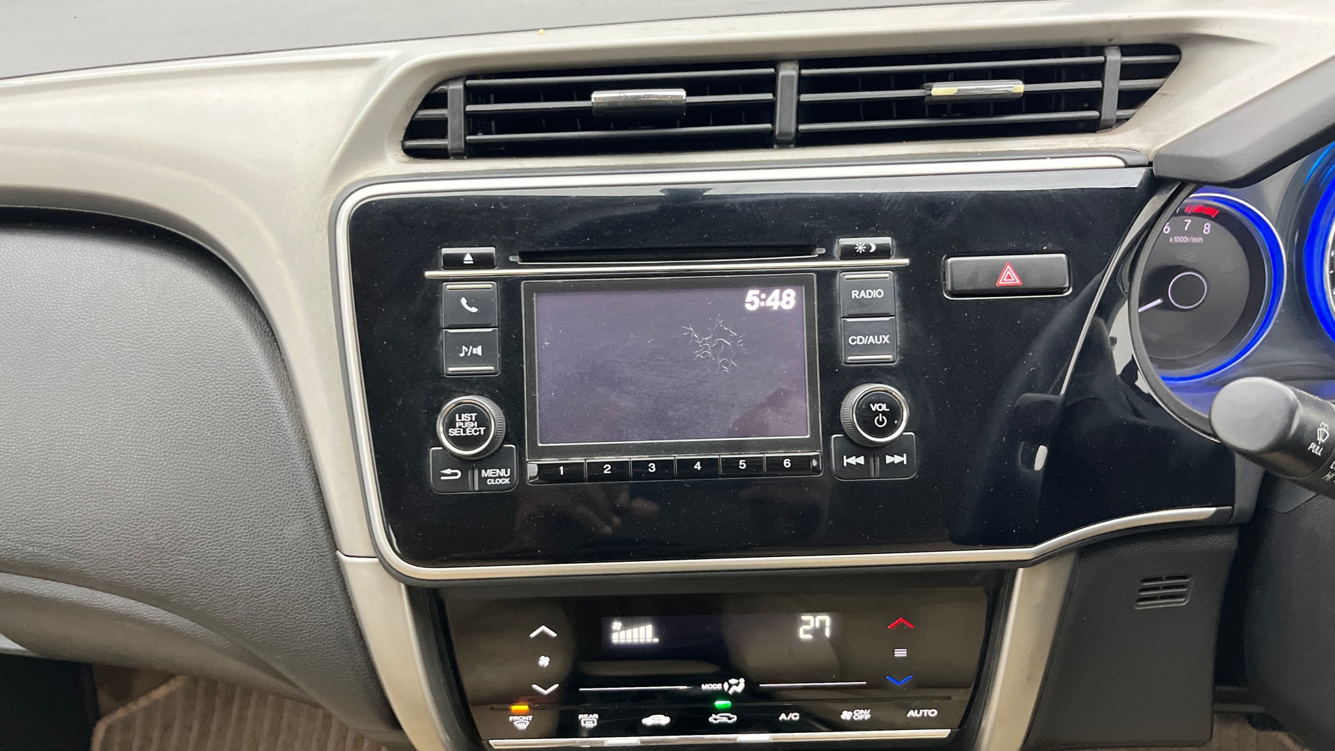 View 2016 Honda City ZX MT Diesel Anniversary Edition Image 18 Used 2016 Honda City ZX MT Diesel Anniversary Edition Image 18