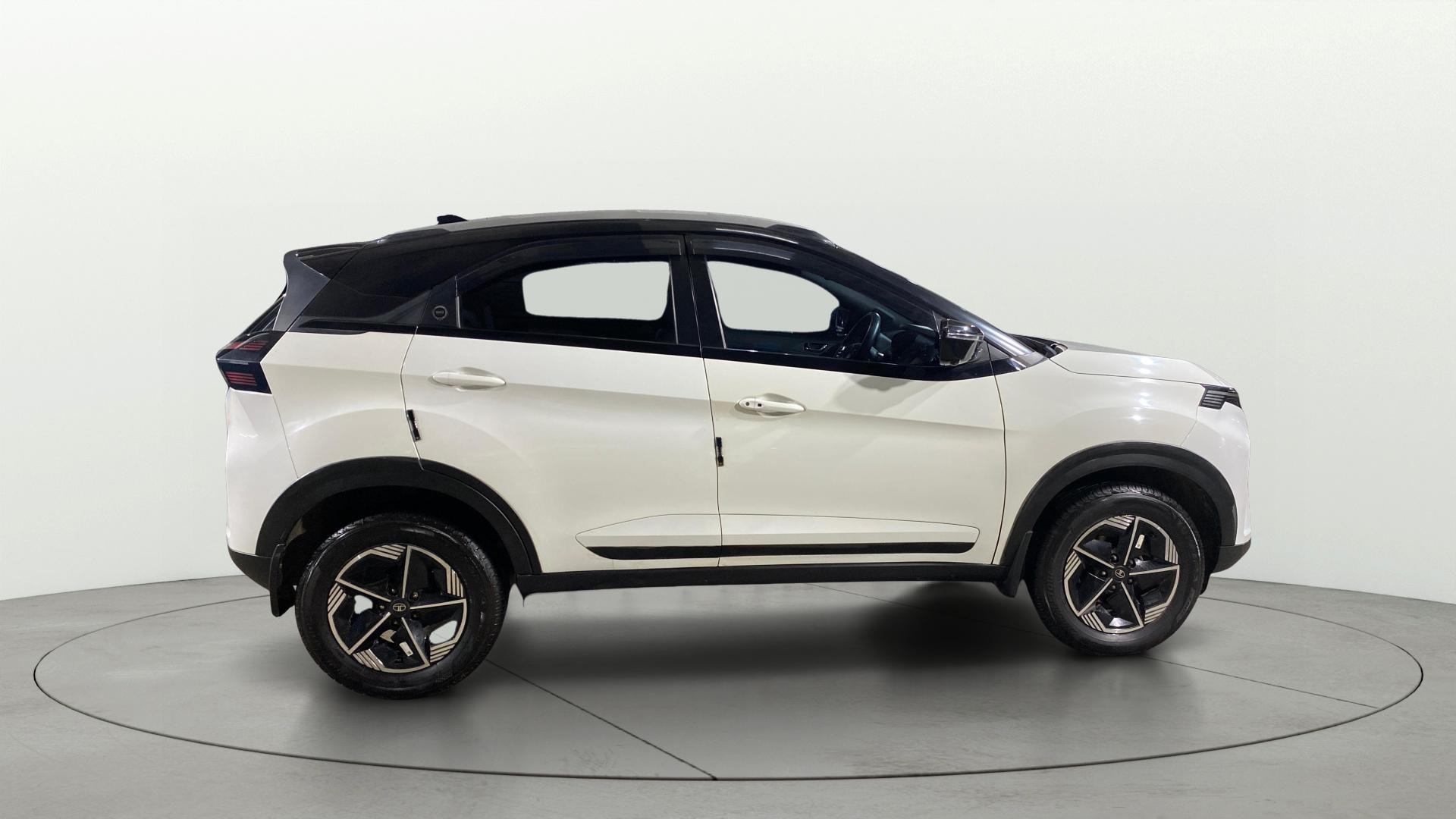 View 2024 Tata Nexon Revotron XE Image 9 Used 2024 Tata Nexon Revotron XE Image 9