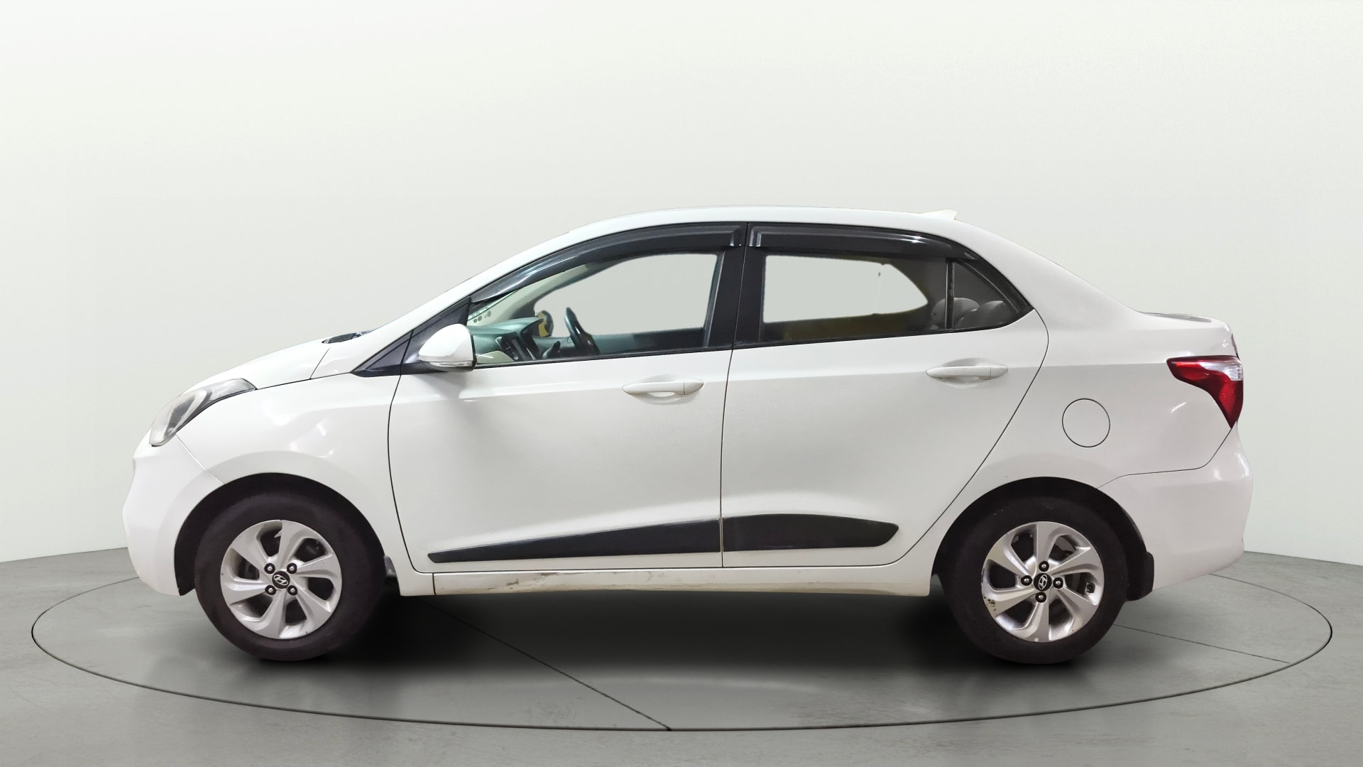 View 2017 Hyundai Xcent SX Petrol Image 5 Used 2017 Hyundai Xcent SX Petrol Image 5
