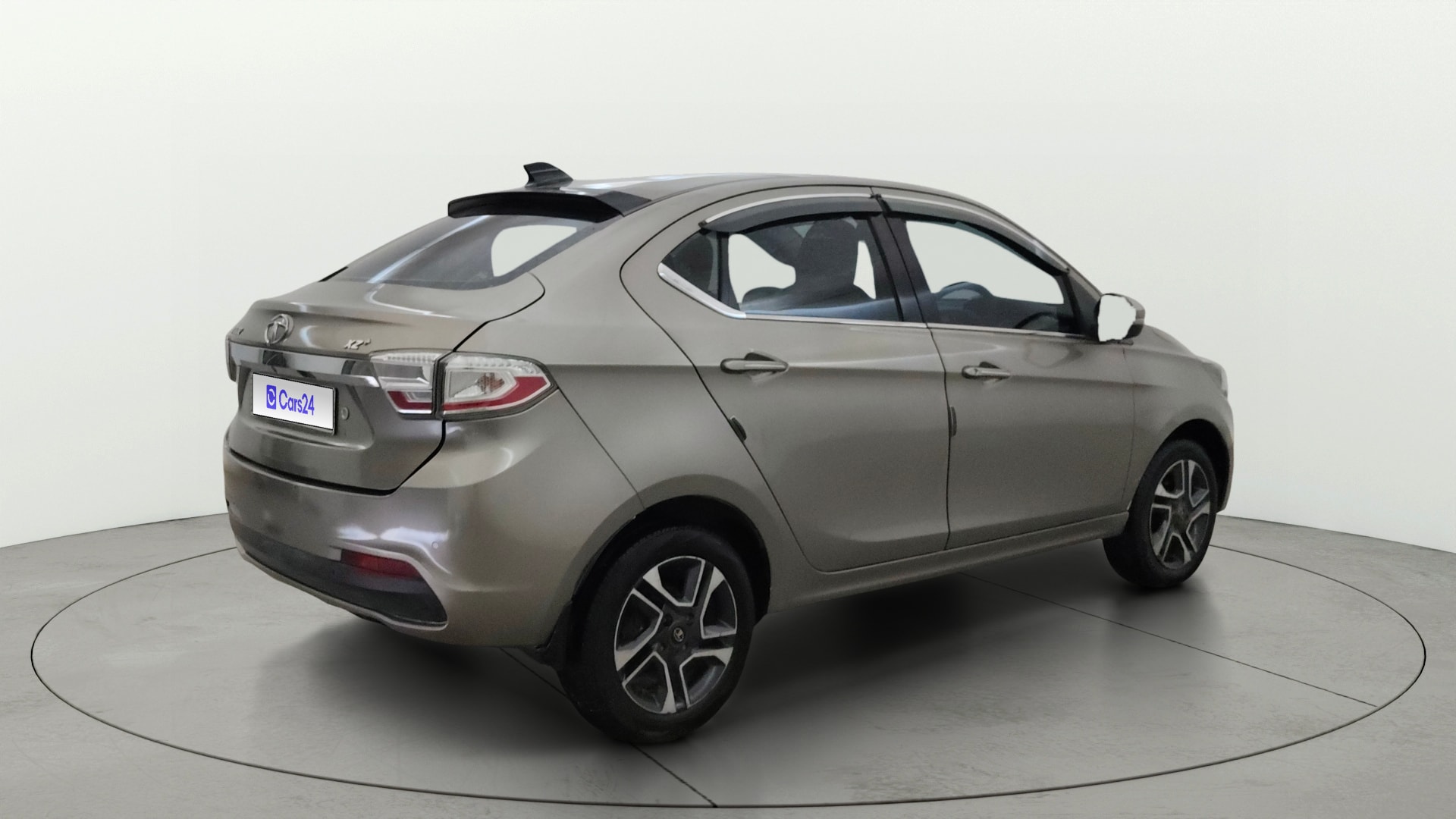 View 2018 Tata Tigor XE Diesel Image 42 Used 2018 Tata Tigor XE Diesel Image 42
