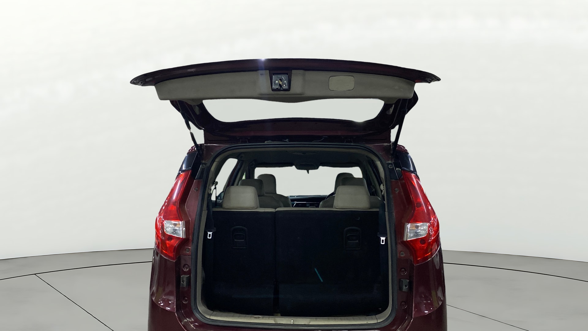 View 2020 Mahindra Marazzo M8 7-Seater Image 18 Used 2020 Mahindra Marazzo M8 7-Seater Image 18