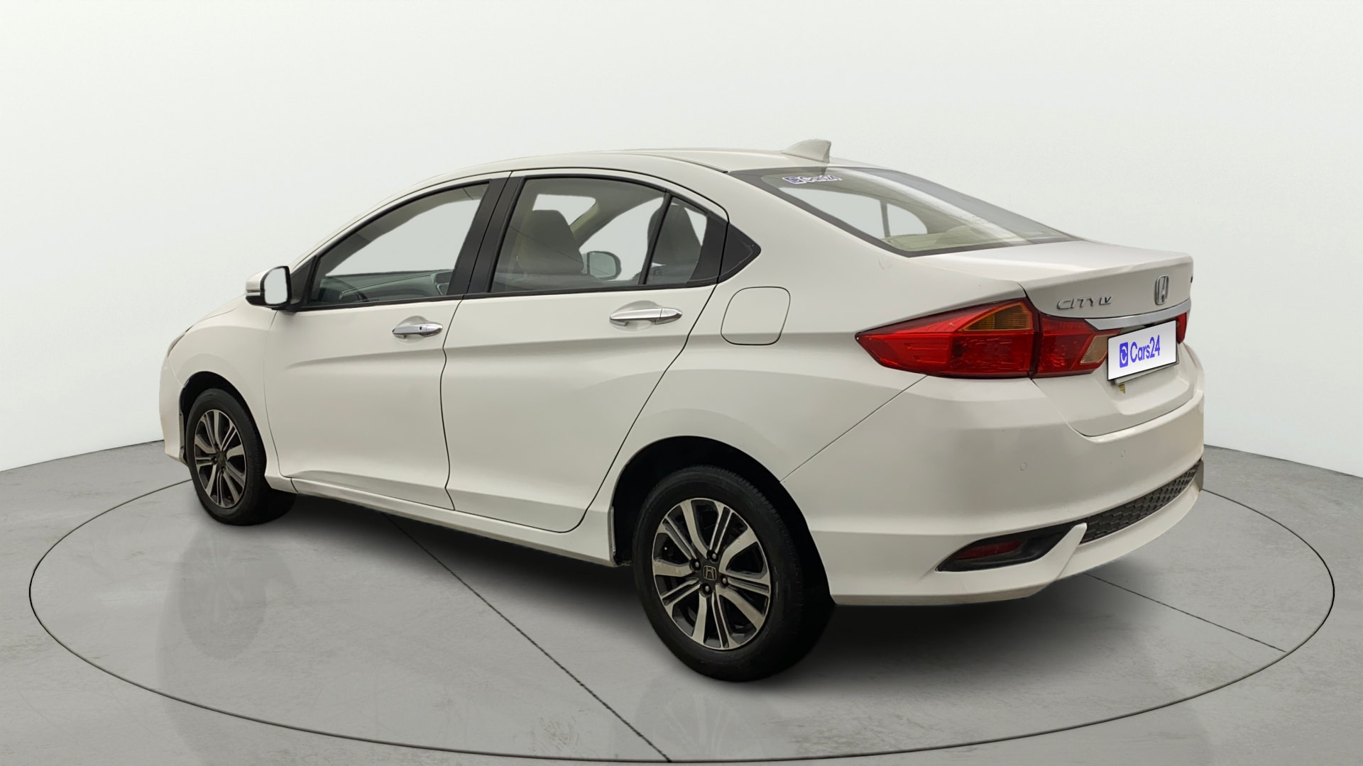View 2019 Honda City ZX MT Diesel Anniversary Edition Image 2 Used 2019 Honda City ZX MT Diesel Anniversary Edition Image 2