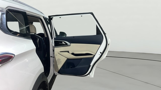 View Kia Carens Image 6 Used Kia Carens Image 6