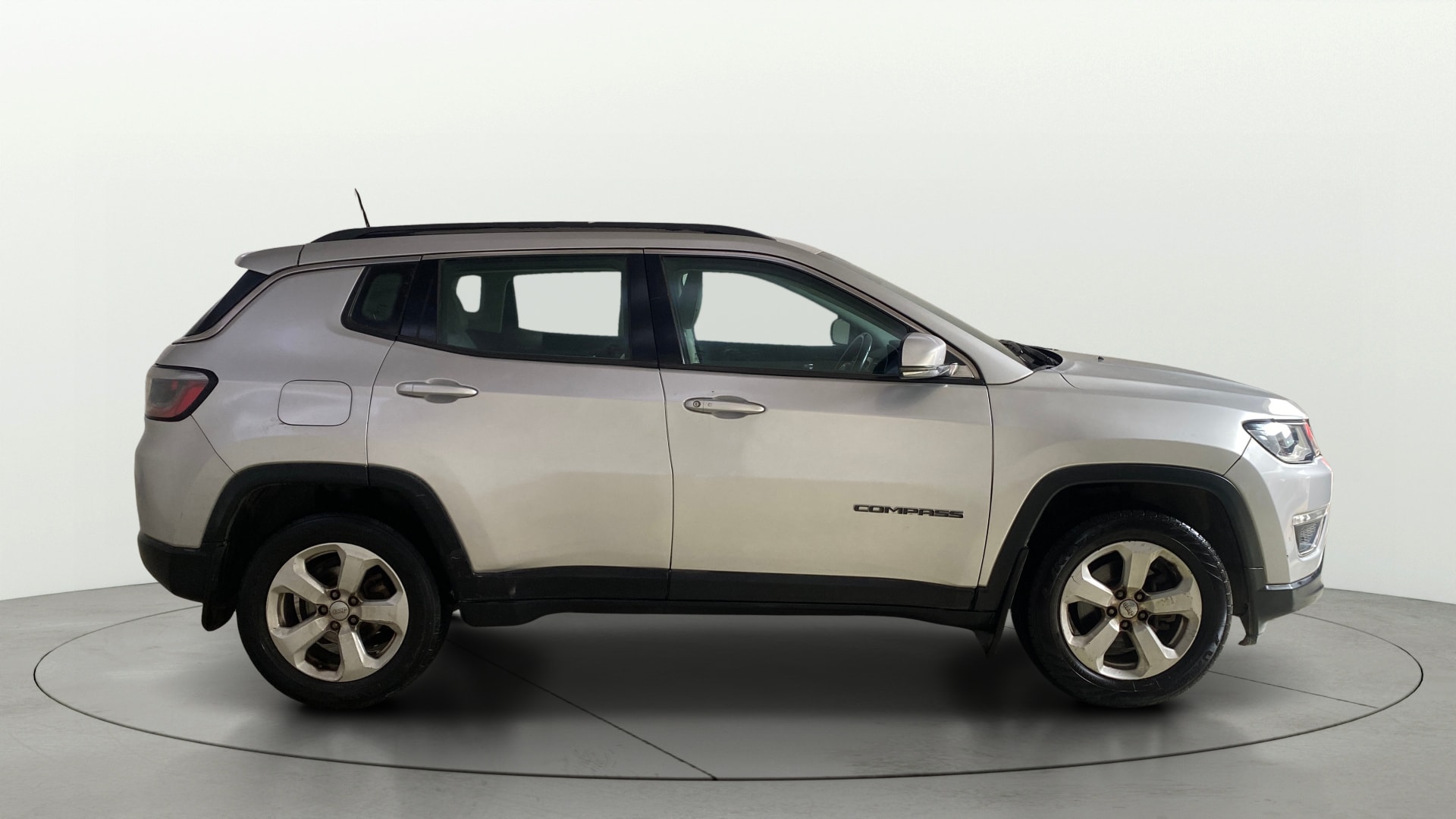 View 2017 Jeep Compass Limited 1.4 Multi AIR Petrol DDCT AT BS IV Image 27 Used 2017 Jeep Compass Limited 1.4 Multi AIR Petrol DDCT AT BS IV Image 27