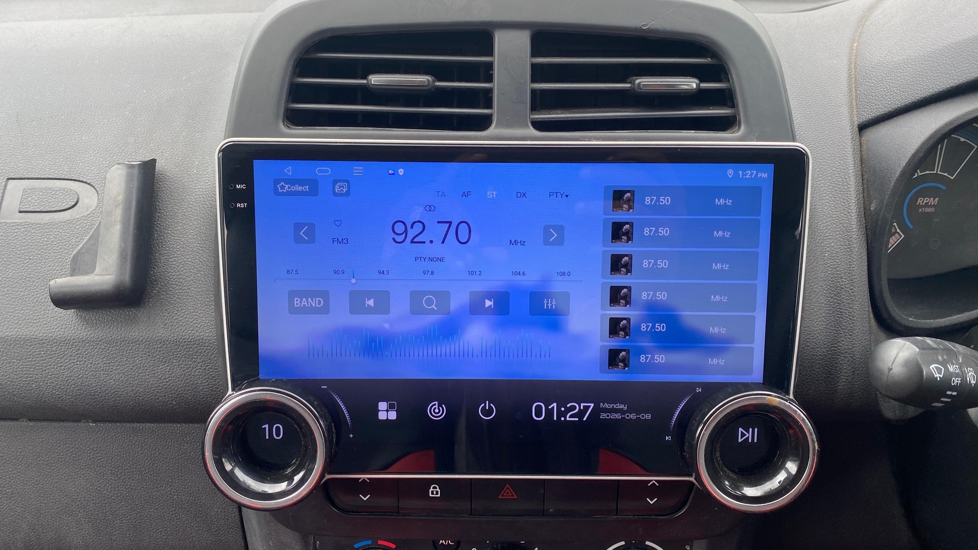 View 2023 Renault Kwid RXL 1.0 BS IV Image 18 Used 2023 Renault Kwid RXL 1.0 BS IV Image 18