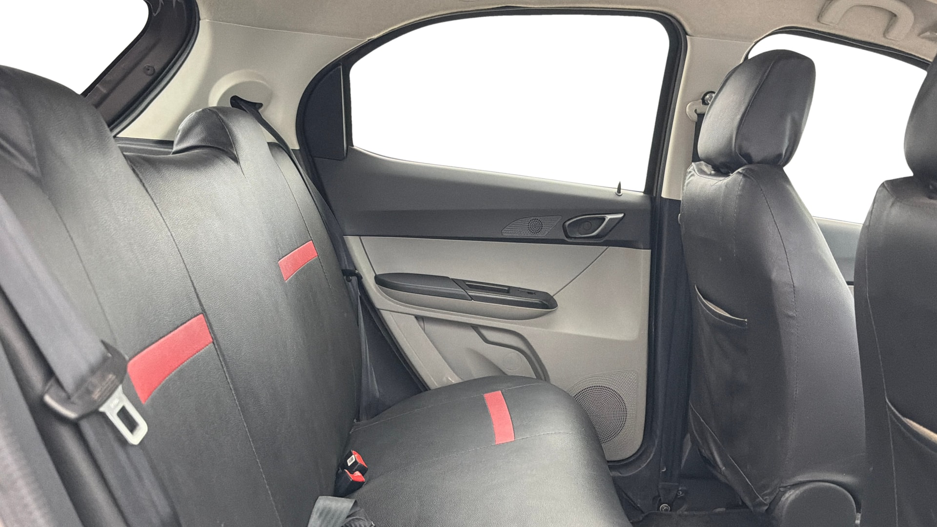 View 2019 Tata Tiago Revotorq XB Image 28 Used 2019 Tata Tiago Revotorq XB Image 28
