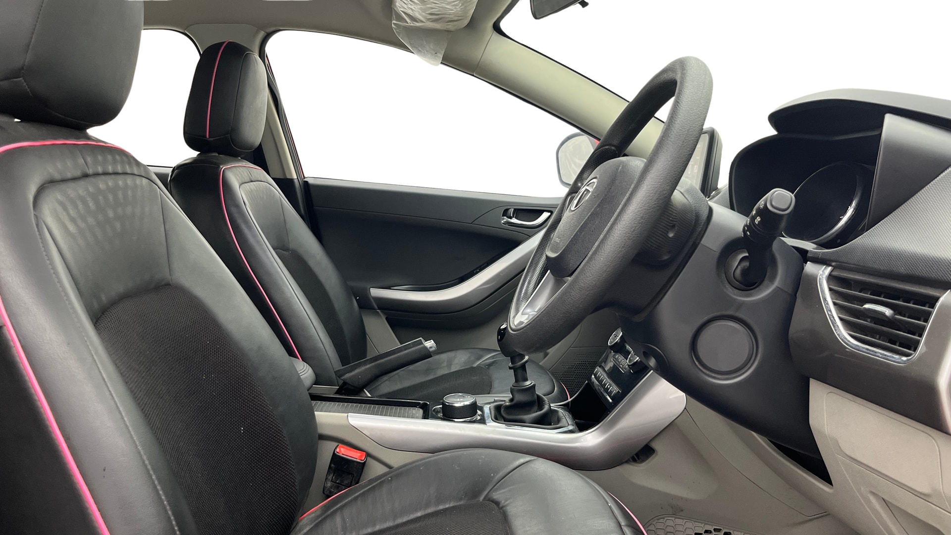 View 2018 Tata Nexon Revotron XE Image 26 Used 2018 Tata Nexon Revotron XE Image 26