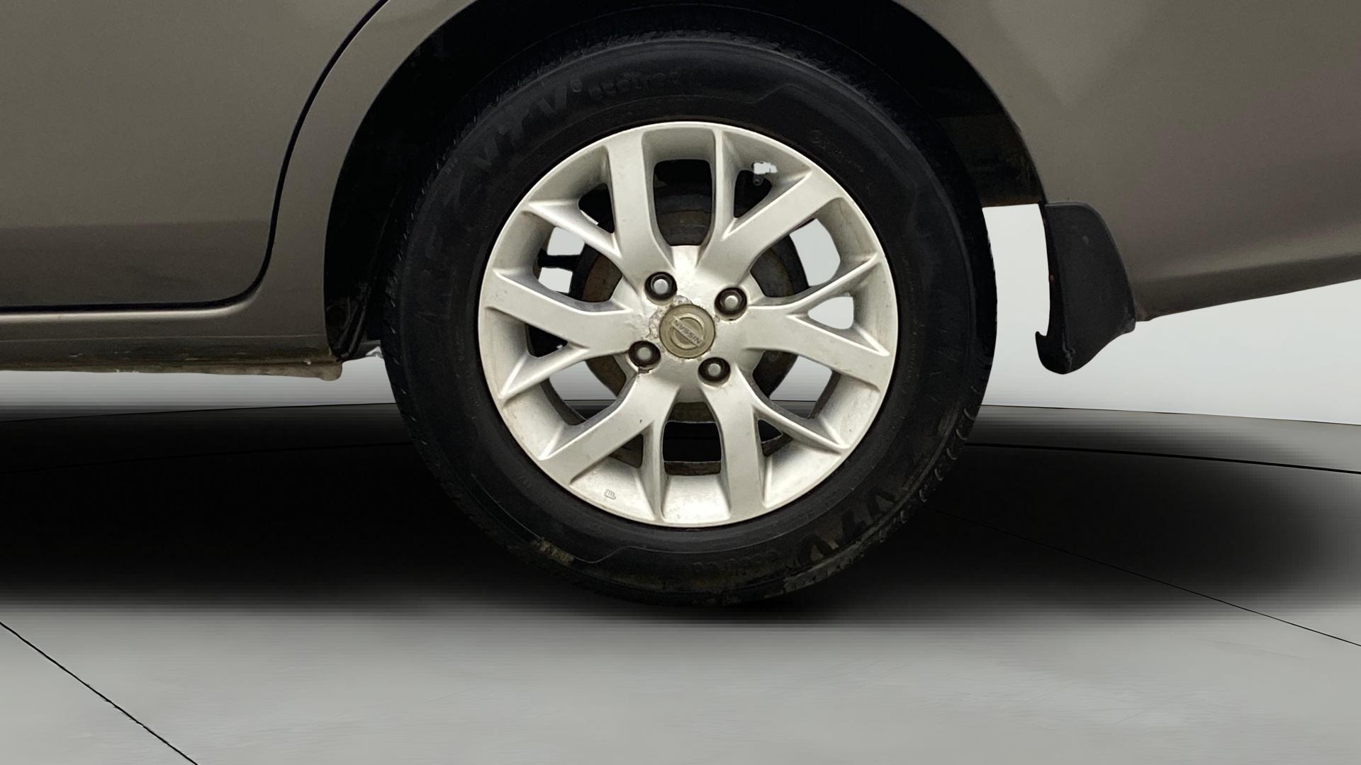 View 2017 Nissan Sunny XV Diesel Image 11 Used 2017 Nissan Sunny XV Diesel Image 11