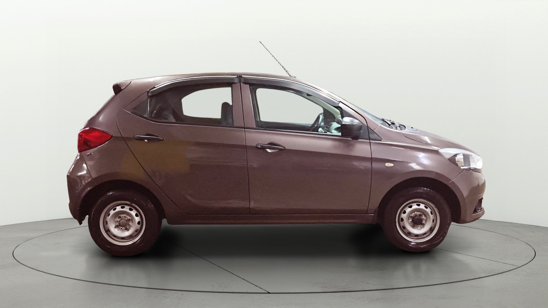 View 2018 Tata Tiago Revotorq XB Image 8 Used 2018 Tata Tiago Revotorq XB Image 8