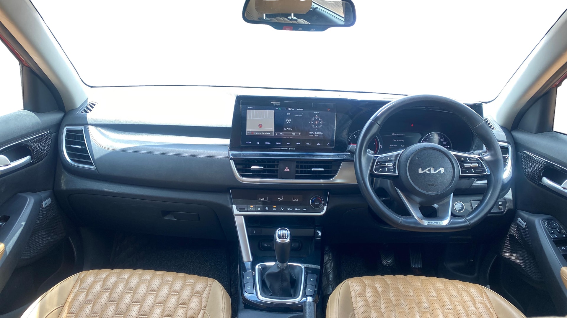 View 2023 Kia Seltos HTX Plus Diesel Dual Tone Image 16 Used 2023 Kia Seltos HTX Plus Diesel Dual Tone Image 16