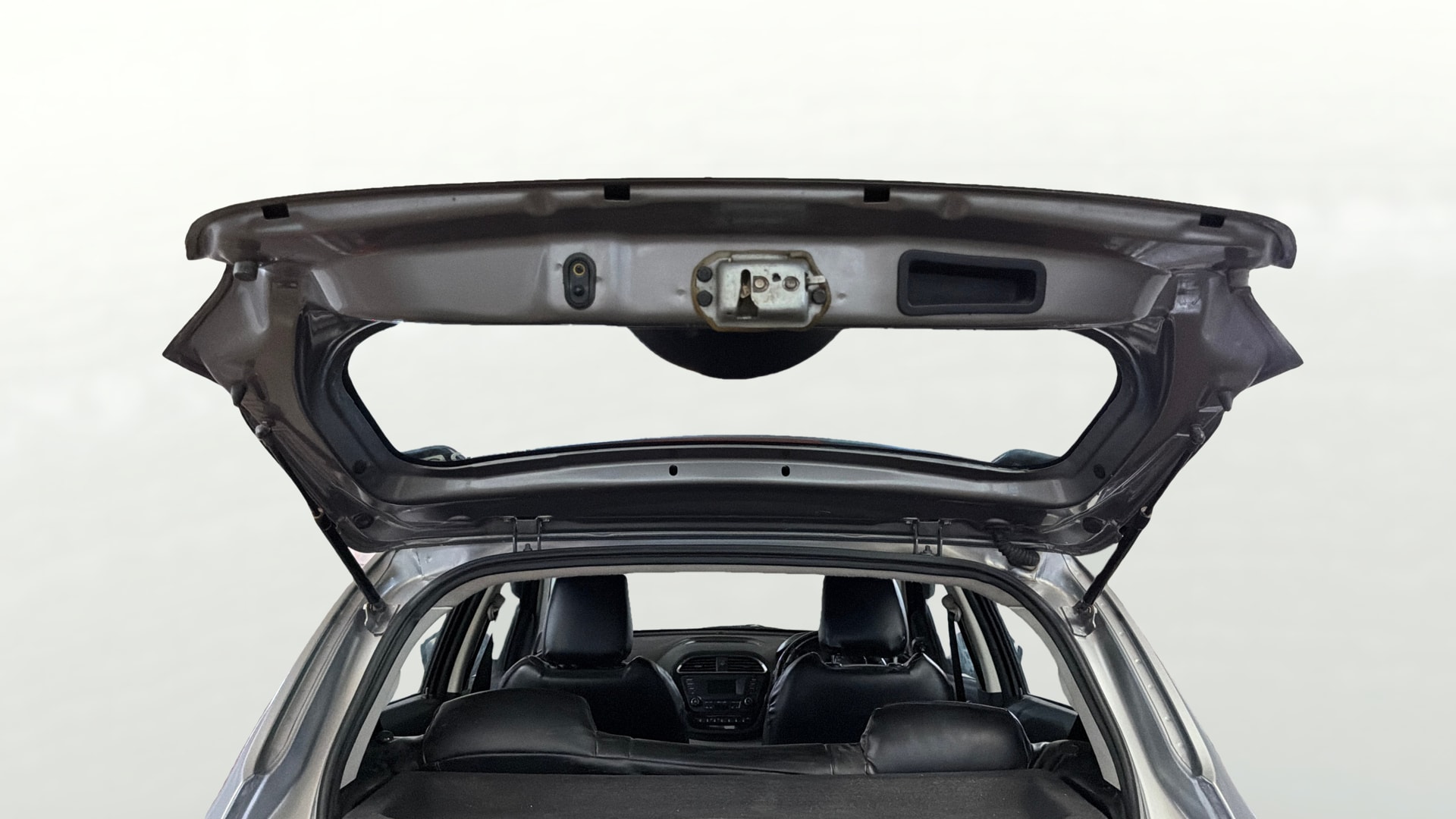 View 2019 Tata Tiago Revotorq XB Image 16 Used 2019 Tata Tiago Revotorq XB Image 16