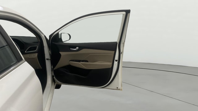 View Hyundai Verna Image 47 Used Hyundai Verna Image 47
