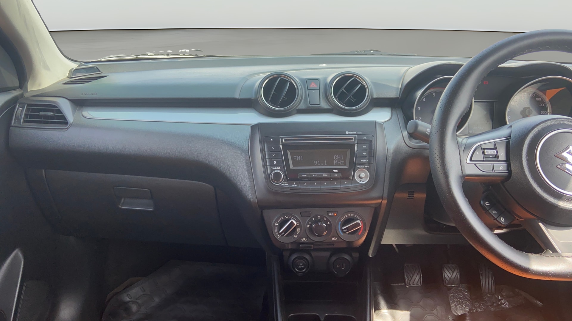 View 2018 Maruti Suzuki 1000 Base Variant Image 17 Used 2018 Maruti Suzuki 1000 Base Variant Image 17