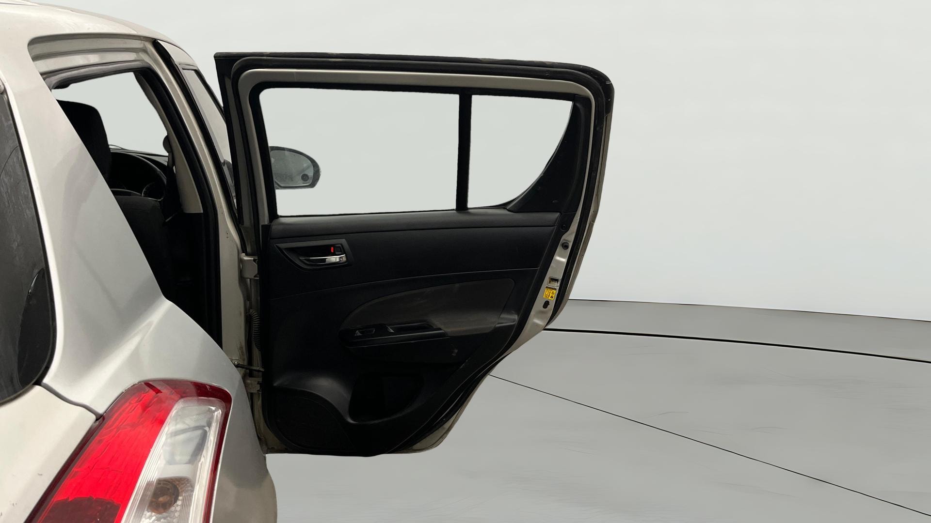 View 2015 Maruti Suzuki 1000 Base Variant Image 7 Used 2015 Maruti Suzuki 1000 Base Variant Image 7