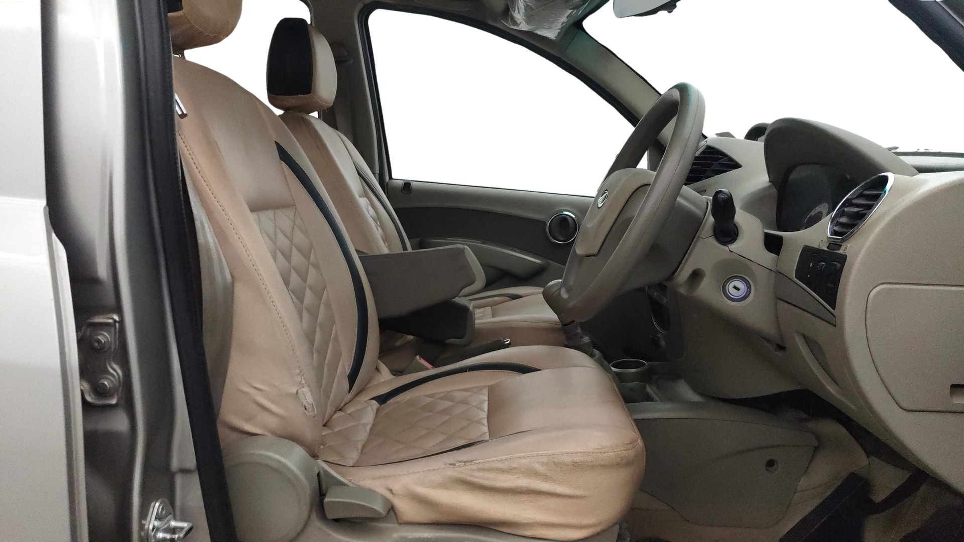 View 2014 Mahindra Quanto C6 Image 26 Used 2014 Mahindra Quanto C6 Image 26
