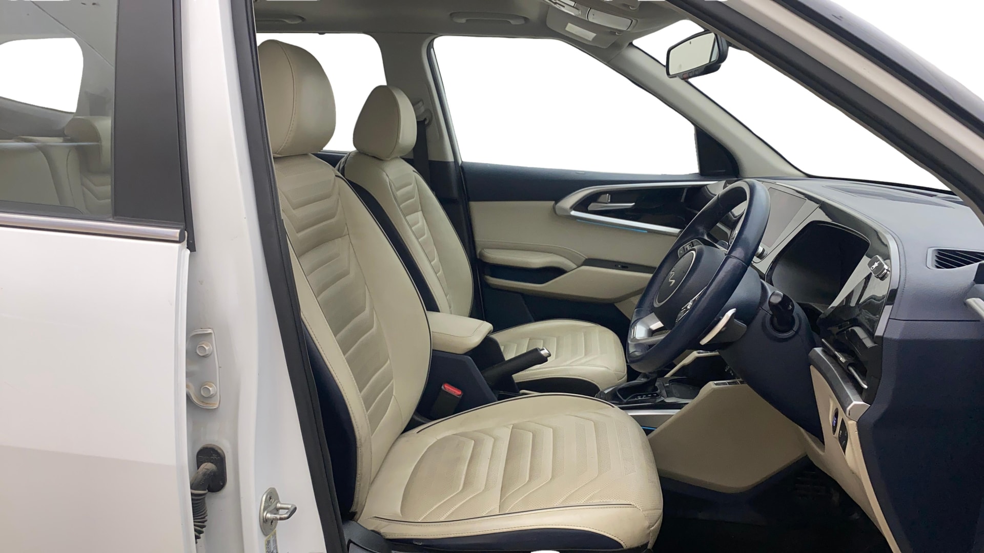 View 2022 Kia Carens Luxury Plus 1.5 AT Diesel 7 STR Image 29 Used 2022 Kia Carens Luxury Plus 1.5 AT Diesel 7 STR Image 29