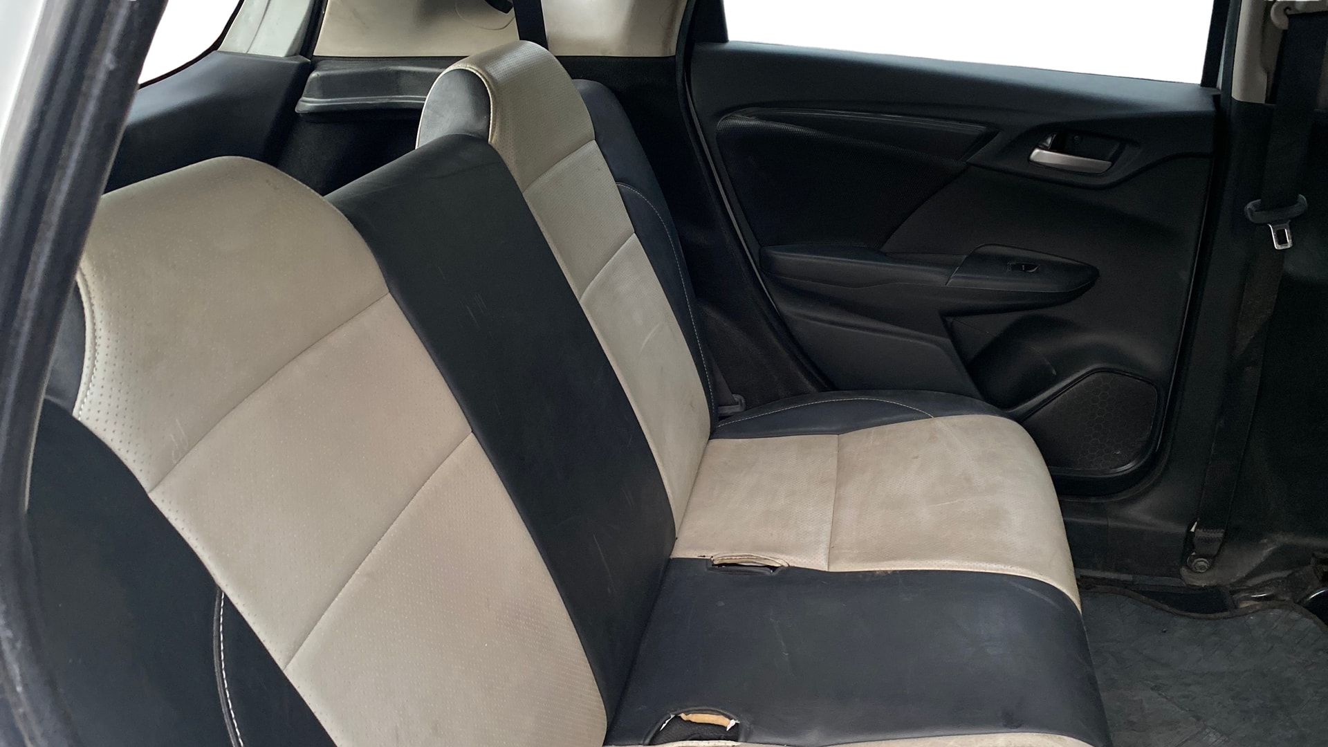 View 2017 Honda WR-V S MT Diesel Edge Edition Image 29 Used 2017 Honda WR-V S MT Diesel Edge Edition Image 29
