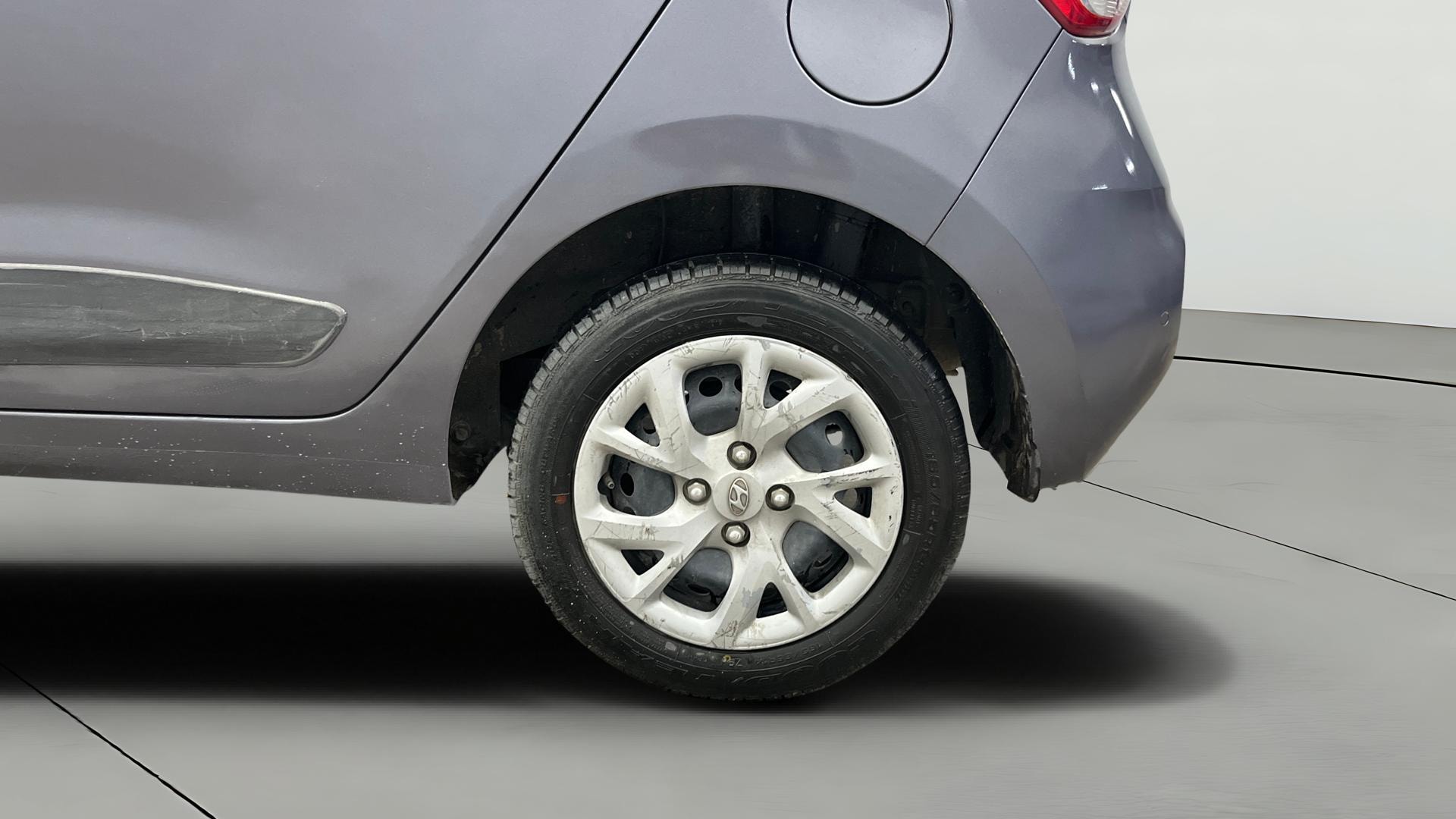 View 2019 Hyundai Grand i10 Sportz 1.2 Kappa Image 11 Used 2019 Hyundai Grand i10 Sportz 1.2 Kappa Image 11