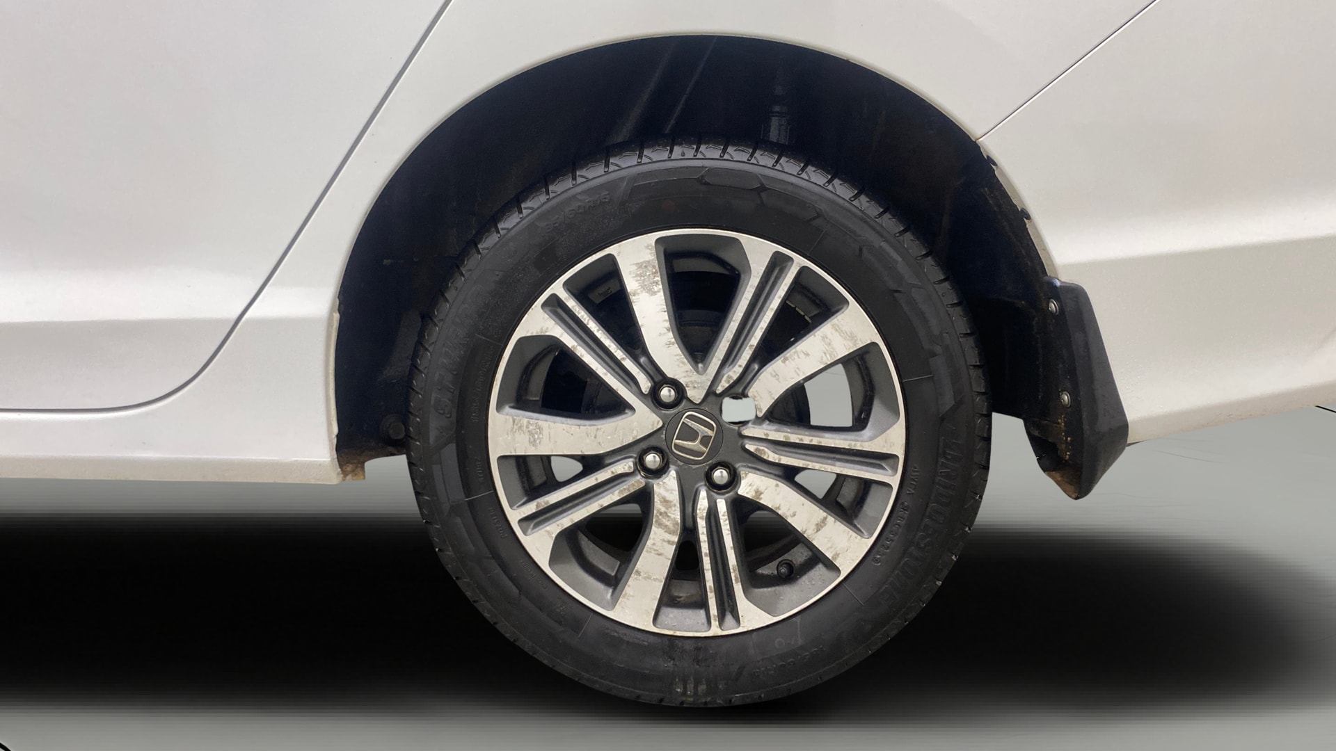 View 2019 Honda City ZX MT Diesel Anniversary Edition Image 12 Used 2019 Honda City ZX MT Diesel Anniversary Edition Image 12