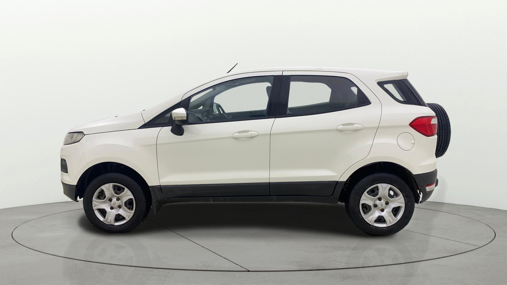 View 2017 Ford EcoSport 1.5 TDCi Diesel Ambiente BS IV Image 5 Used 2017 Ford EcoSport 1.5 TDCi Diesel Ambiente BS IV Image 5