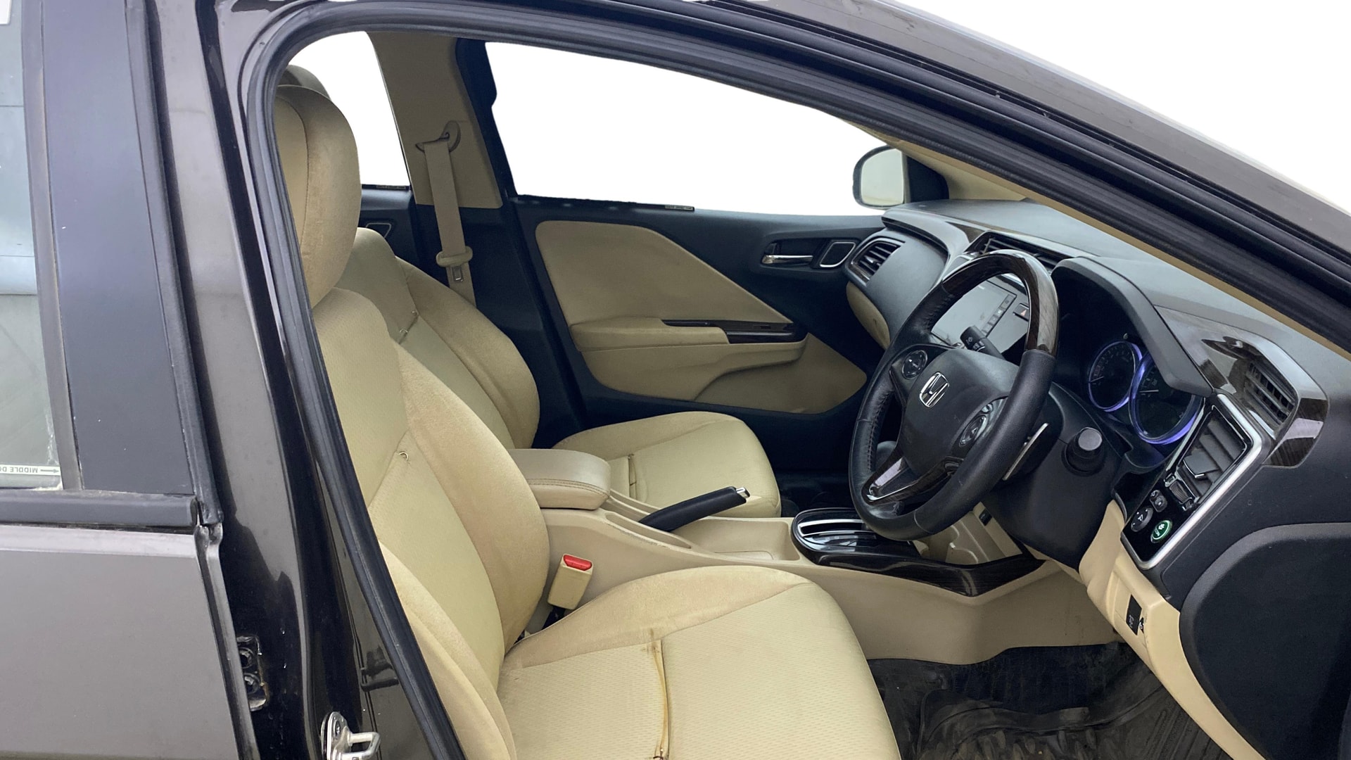 View 2020 Honda City ZX MT Diesel Anniversary Edition Image 28 Used 2020 Honda City ZX MT Diesel Anniversary Edition Image 28
