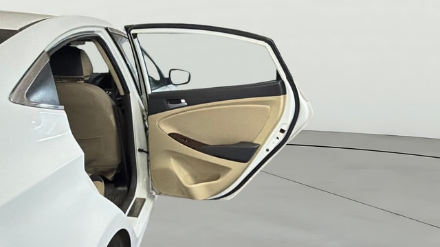 View Hyundai Fluidic Verna Image 7 Used Hyundai Fluidic Verna Image 7