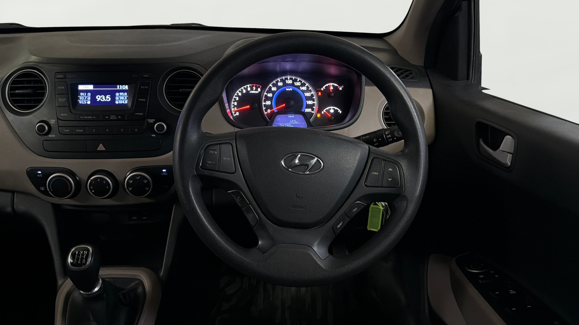 View 2016 Hyundai Grand i10 Sportz 1.2 Kappa Image 20 Used 2016 Hyundai Grand i10 Sportz 1.2 Kappa Image 20