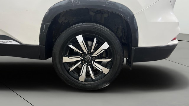 View MG Hector Plus Image 8 Used MG Hector Plus Image 8