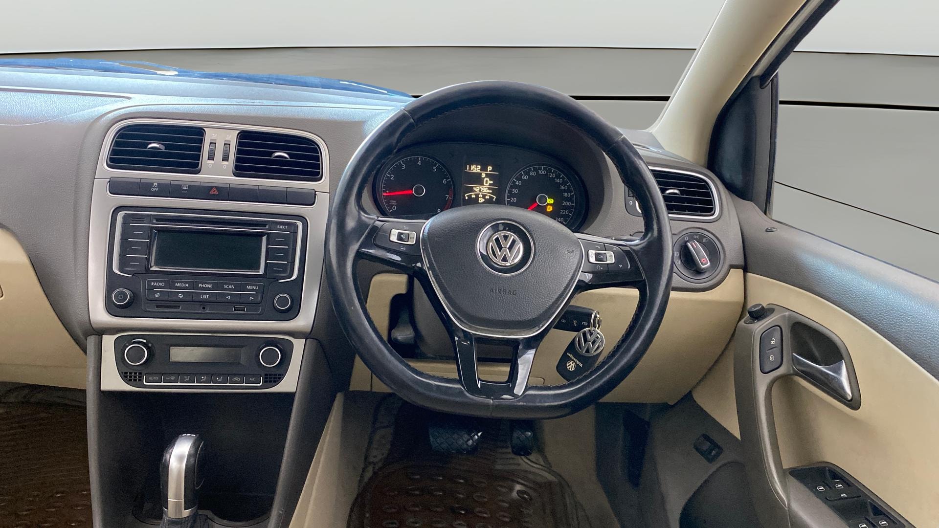 View 2015 Volkswagen Vento DSG Image 20 Used 2015 Volkswagen Vento DSG Image 20