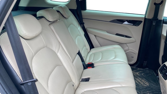 View MG Hector Image 38 Used MG Hector Image 38