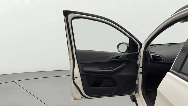 View Tata Tiago NRG Image 31 Used Tata Tiago NRG Image 31