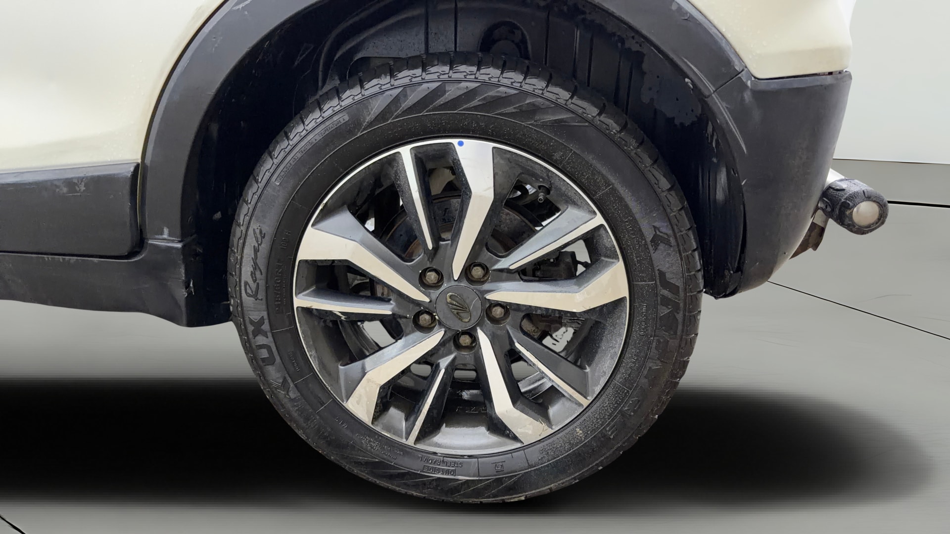 View 2019 Mahindra XUV300 W4 Petrol BS IV Image 12 Used 2019 Mahindra XUV300 W4 Petrol BS IV Image 12