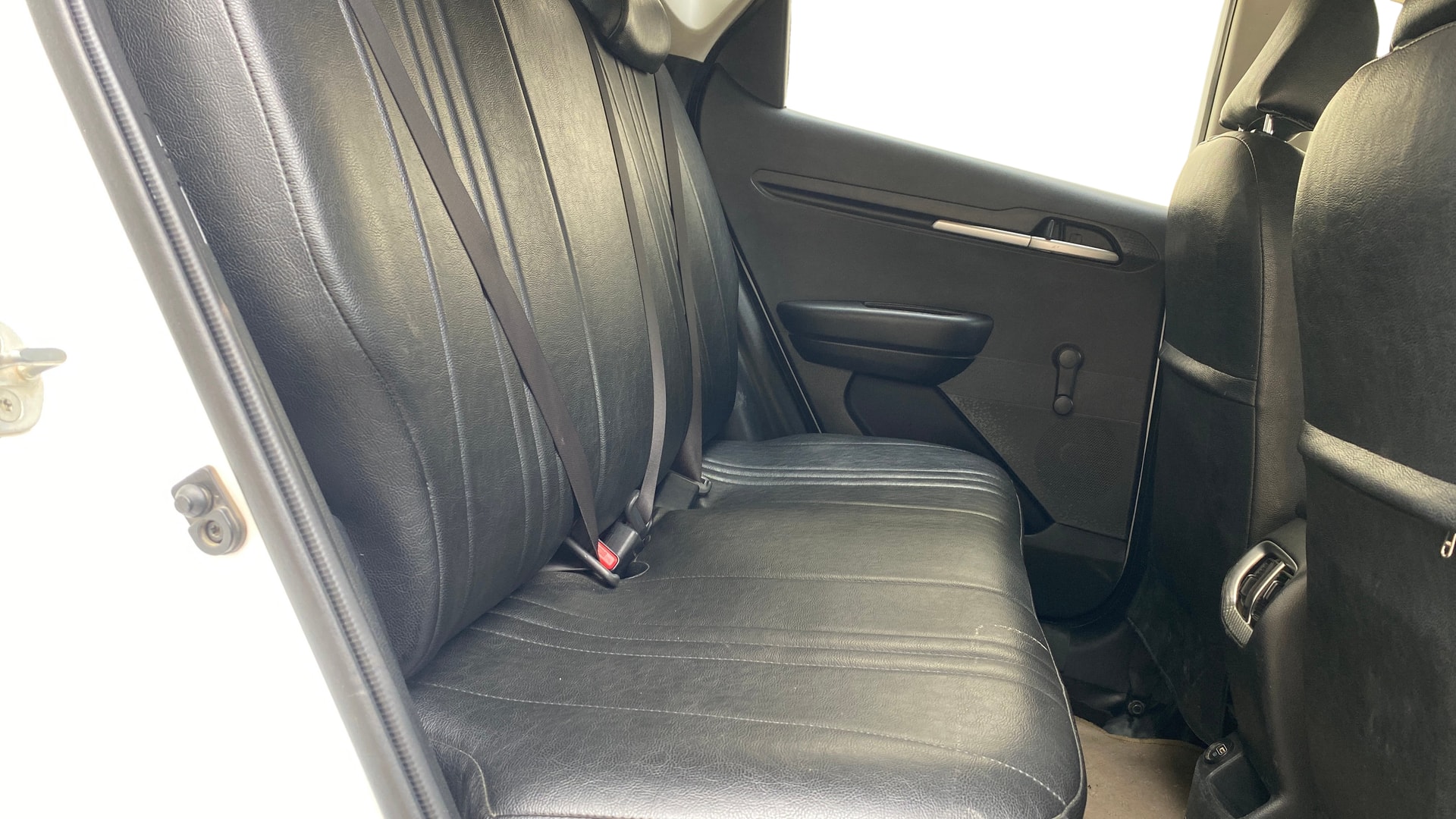 View 2023 Kia Sonet HTE Petrol Image 30 Used 2023 Kia Sonet HTE Petrol Image 30