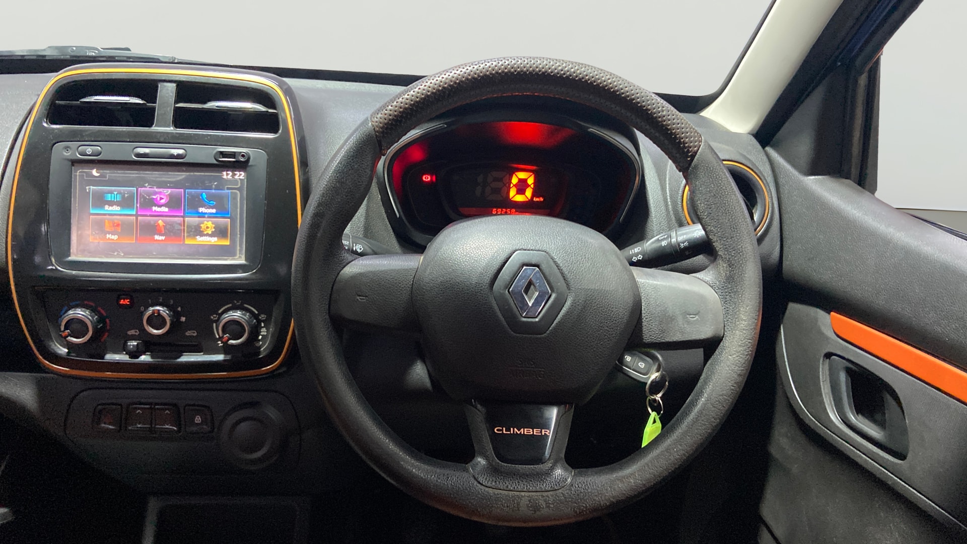 View 2018 Renault Kwid RXT 1.0 Driver Airbag Option Image 20 Used 2018 Renault Kwid RXT 1.0 Driver Airbag Option Image 20