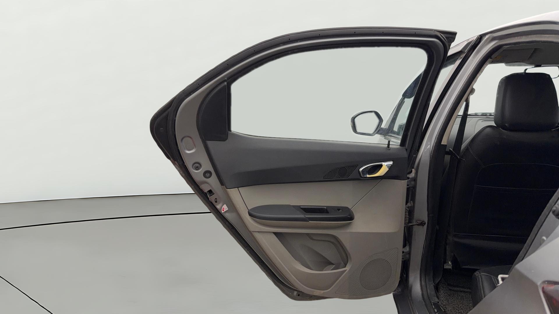 View 2018 Tata Tiago Revotorq XB Image 22 Used 2018 Tata Tiago Revotorq XB Image 22